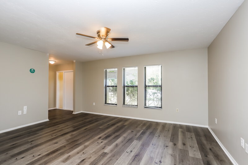 2,480/Mo, 5680 Colonial Oaks Blvd Sarasota, FL 34232 Living Room View