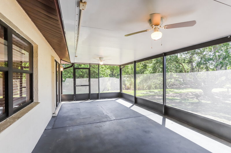 2,480/Mo, 5680 Colonial Oaks Blvd Sarasota, FL 34232 Sun Room View