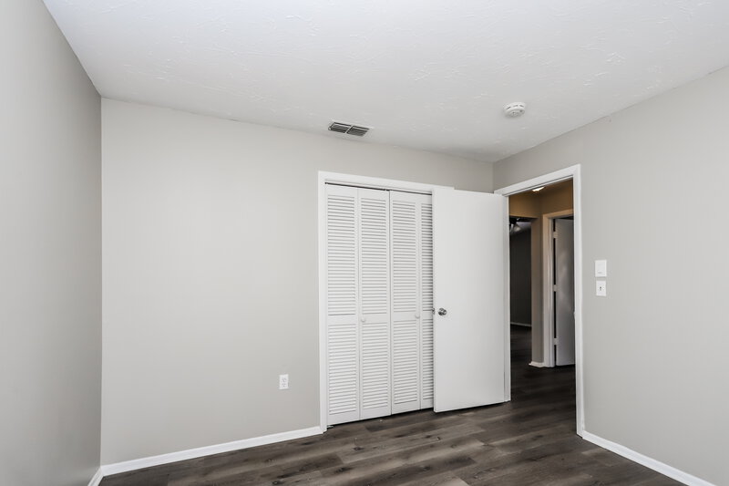 2,480/Mo, 5680 Colonial Oaks Blvd Sarasota, FL 34232 Bedroom View 4