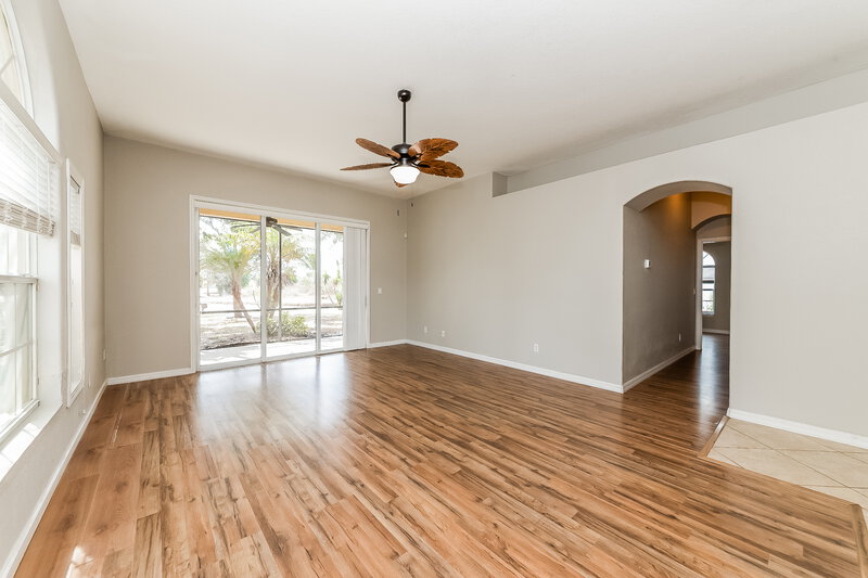 2,375/Mo, 6319 Laurel Creek Trl Ellenton, FL 34222 Living Room View 2