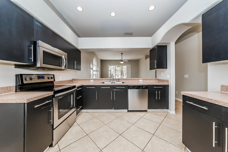 2,375/Mo, 6319 Laurel Creek Trl Ellenton, FL 34222 Kitchen View