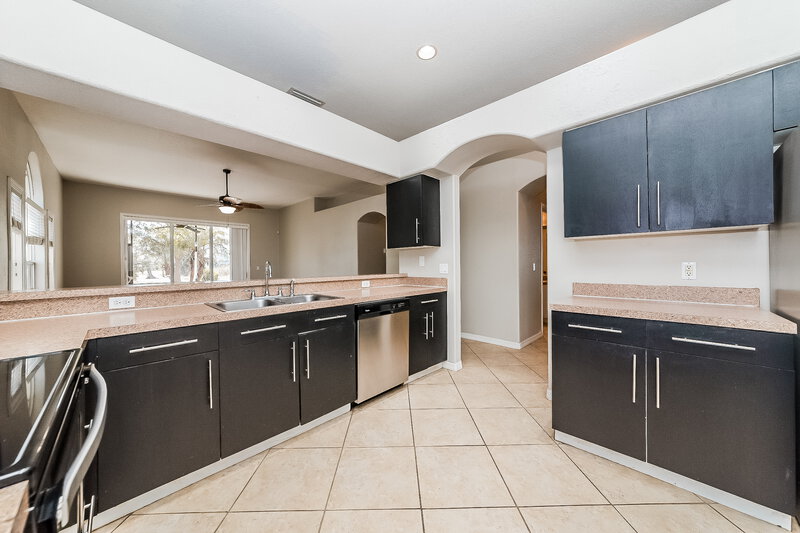 2,375/Mo, 6319 Laurel Creek Trl Ellenton, FL 34222 Kitchen View 2