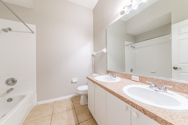 2,375/Mo, 6319 Laurel Creek Trl Ellenton, FL 34222 Bathroom View