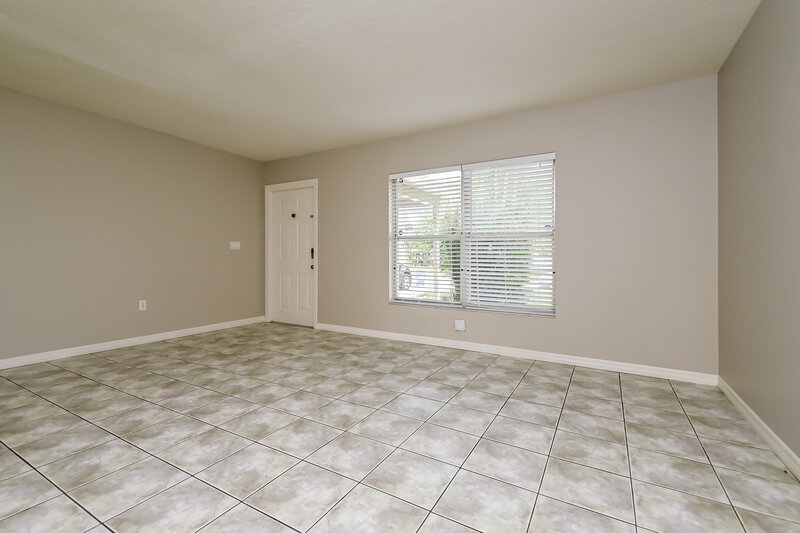 2,045/Mo, 7317 Connecticut Ave Sarasota, FL 34243 Living Room View