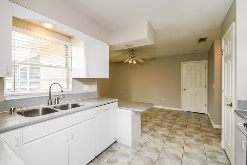 2,045/Mo, 7317 Connecticut Ave Sarasota, FL 34243 Kitchen View 2