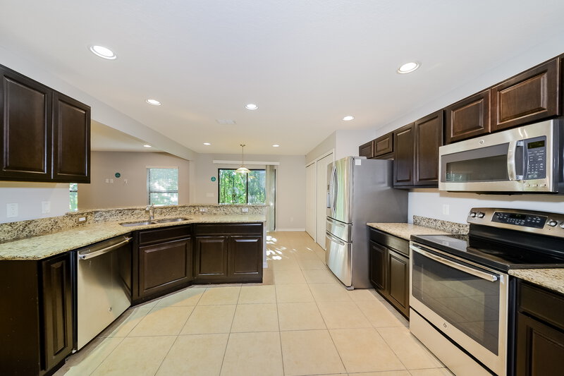 3,550/Mo, 2305 50th Street Cir E Palmetto, FL 34221 Kitchen View 2