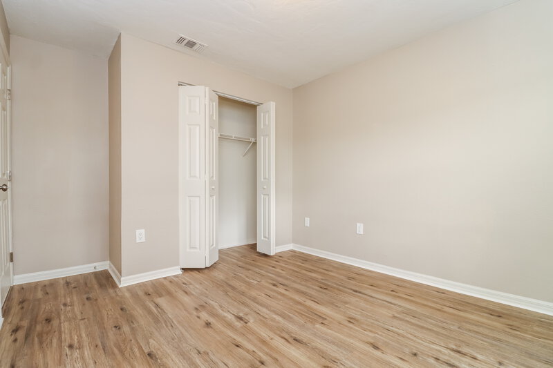 2,565/Mo, 3519 65th Avenue Cir E Sarasota, FL 34243 Bedroom View