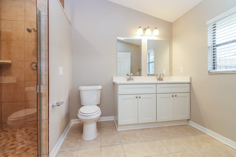 2,565/Mo, 3519 65th Avenue Cir E Sarasota, FL 34243 Bathroom View