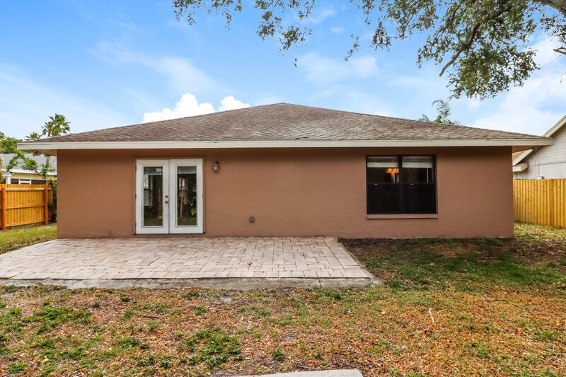 2,565/Mo, 3519 65th Avenue Cir E Sarasota, FL 34243 Rear View
