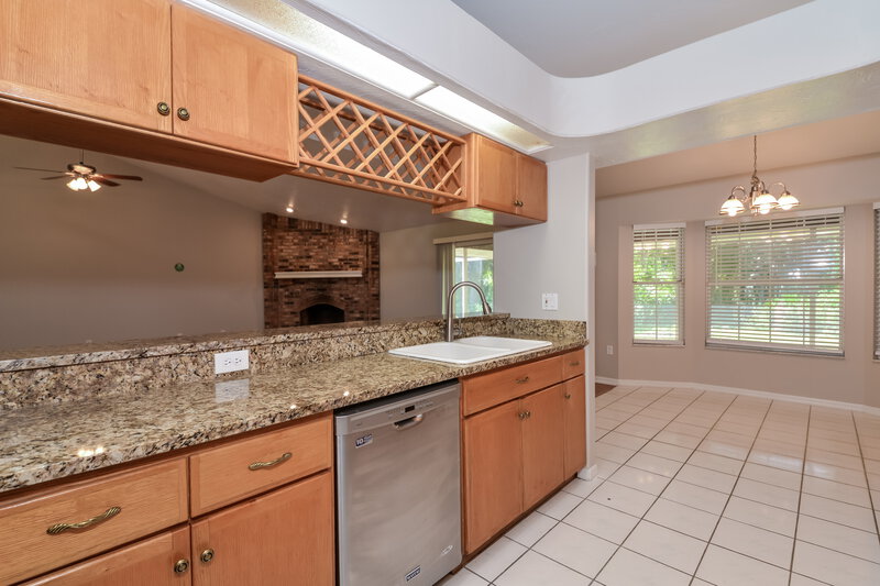 3,400/Mo, 811 133rd St E Bradenton, FL 34212 Kitchen View 2