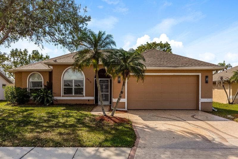 2,575/Mo, 4910 23rd St E Bradenton, FL 34203 External View