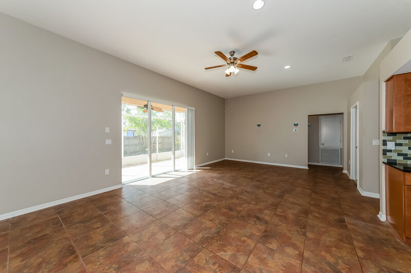 2,575/Mo, 4910 23rd St E Bradenton, FL 34203 Living Room View