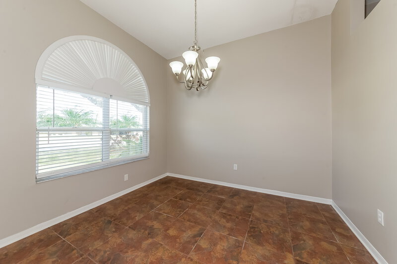 2,575/Mo, 4910 23rd St E Bradenton, FL 34203 Dining Room View