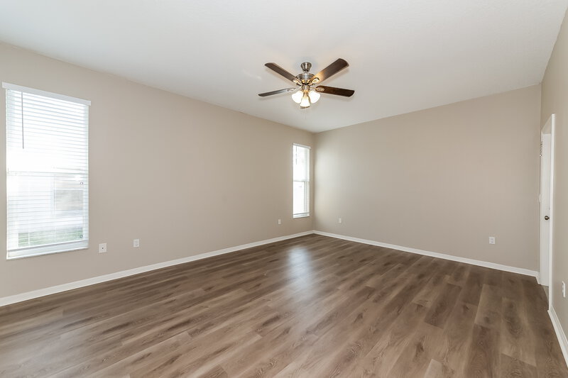 2,575/Mo, 4910 23rd St E Bradenton, FL 34203 Main Bedroom View