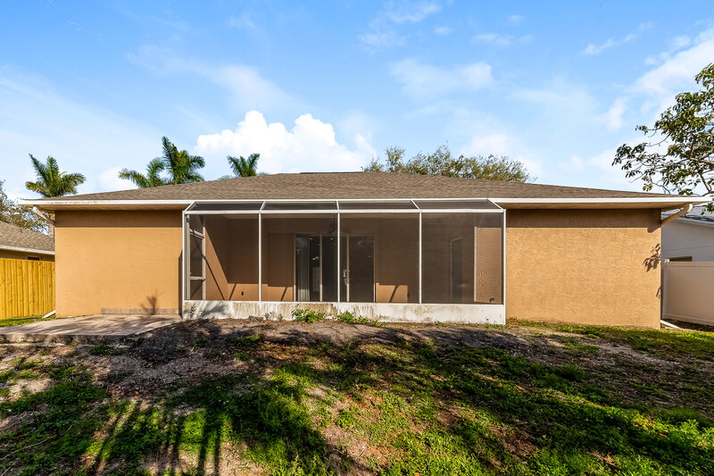 2,575/Mo, 4910 23rd St E Bradenton, FL 34203 Rear View