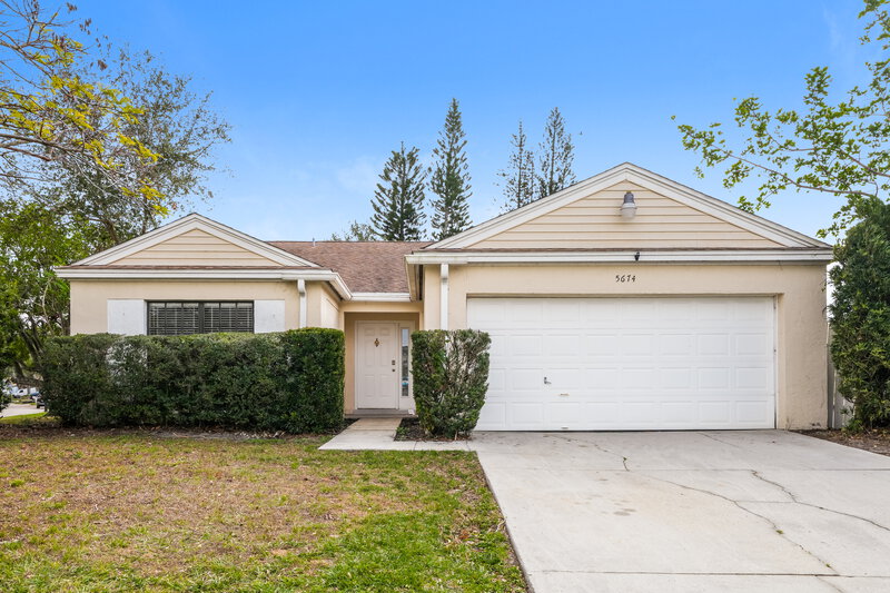 2,380/Mo, 5674 25th Street Cir E Bradenton, FL 34203 Front View