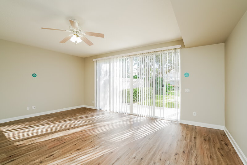 2,435/Mo, 5745 Cove Cir Naples, FL 34119 Living Room View