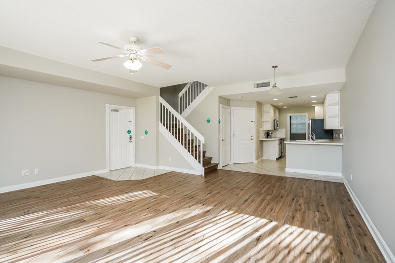 2,435/Mo, 5745 Cove Cir Naples, FL 34119 Living Room View 2