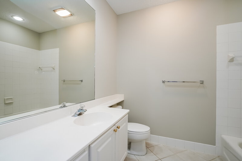 2,435/Mo, 5745 Cove Cir Naples, FL 34119 Bathroom View