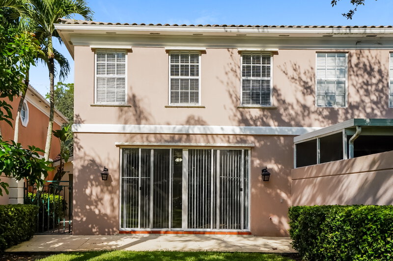 2,435/Mo, 5745 Cove Cir Naples, FL 34119 Rear View