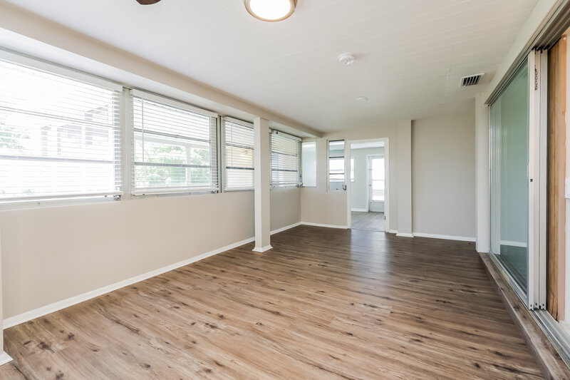 1,730/Mo, 8109 Coco Solo Ave North Port, FL 34287 Sun Room View 2