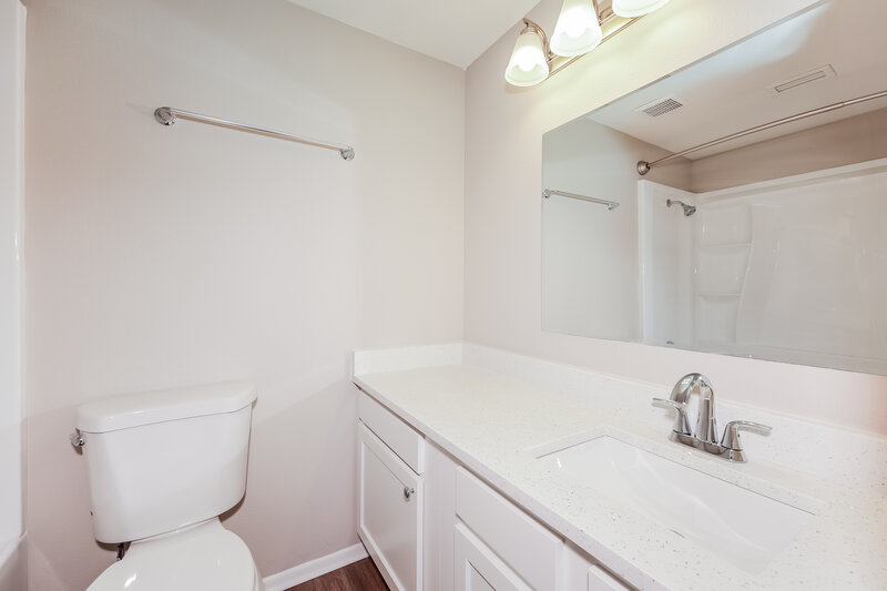 1,730/Mo, 8109 Coco Solo Ave North Port, FL 34287 Main Bathroom View