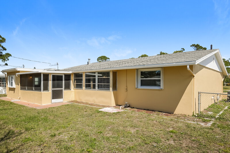 1,730/Mo, 8109 Coco Solo Ave North Port, FL 34287 Rear View