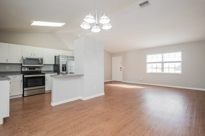 0/Mo, 3406 SW 14th Pl Cape Coral, FL 33914 Dining Room View