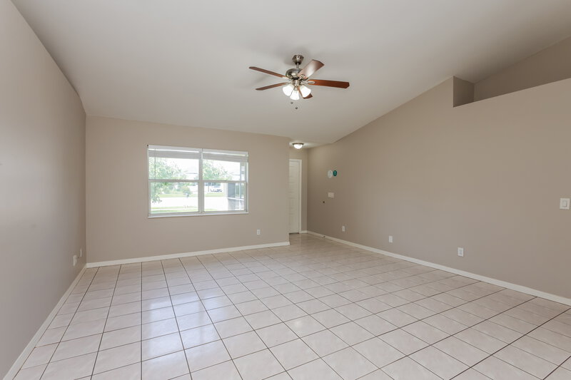 0/Mo, 3521 Santa Barbara Blvd Cape Coral, FL 33914 Living Room View 2