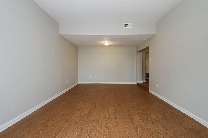 2,300/Mo, 804 68th Ave W Bradenton, FL 34207 Living Roomlarge View