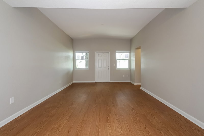 2,300/Mo, 804 68th Ave W Bradenton, FL 34207 Living Roomlarge View 2
