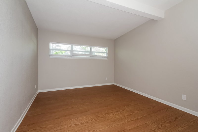 2,300/Mo, 804 68th Ave W Bradenton, FL 34207 Dining Roomlarge View