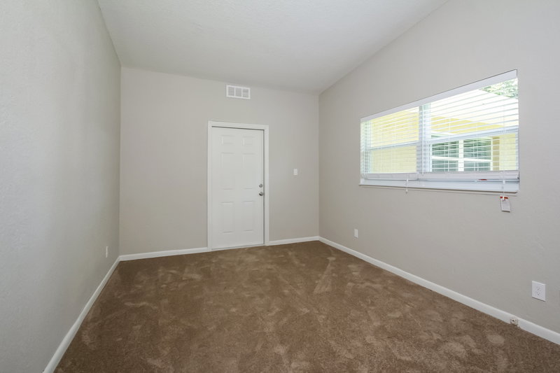 2,300/Mo, 804 68th Ave W Bradenton, FL 34207 Bedroomlarge View 2