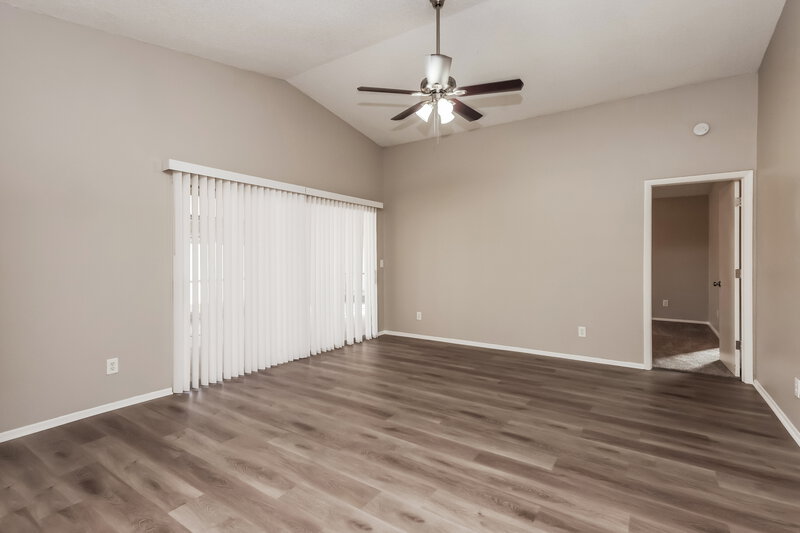 1,905/Mo, 5701 Longleaf Dr North Fort Myers, FL 33917 Living Room View 2