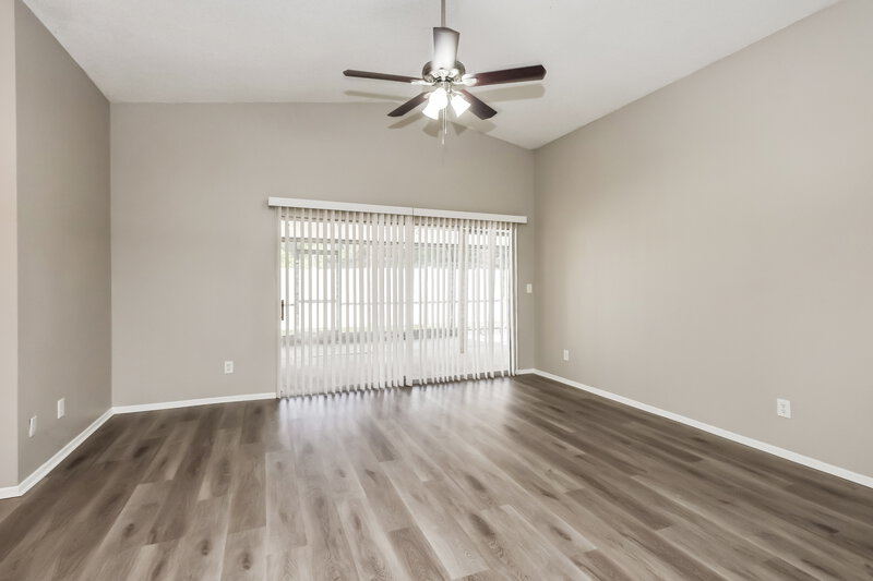 1,905/Mo, 5701 Longleaf Dr North Fort Myers, FL 33917 Living Room View 3