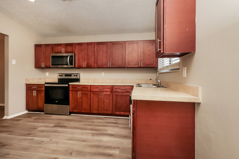 1,905/Mo, 5701 Longleaf Dr North Fort Myers, FL 33917 Kitchen View