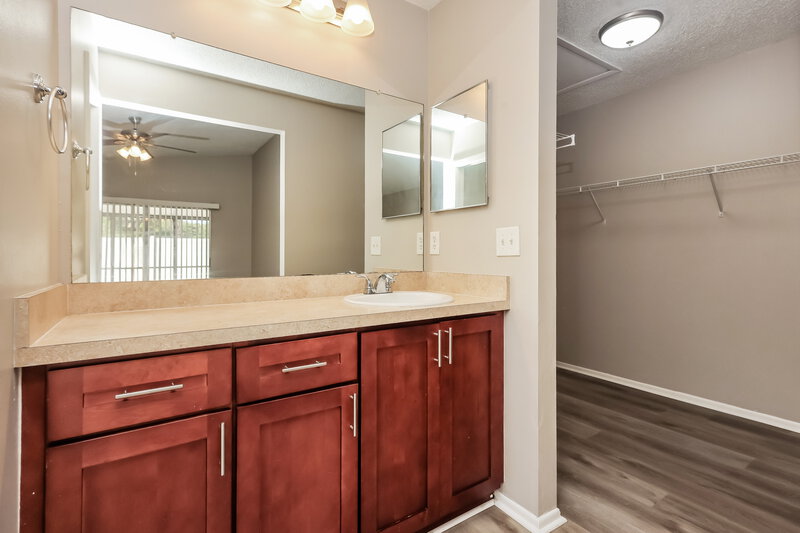 1,905/Mo, 5701 Longleaf Dr North Fort Myers, FL 33917 Main Bathroom View