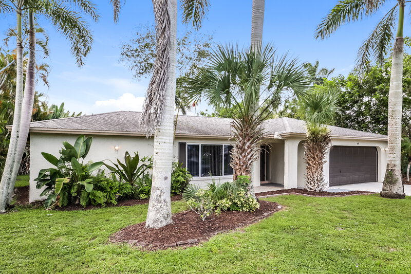 2,355/Mo, 349 Bay Meadows Dr Naples, FL 34113 Front View