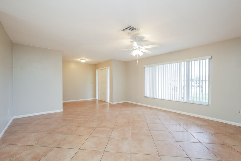 2,355/Mo, 349 Bay Meadows Dr Naples, FL 34113 Living Room View