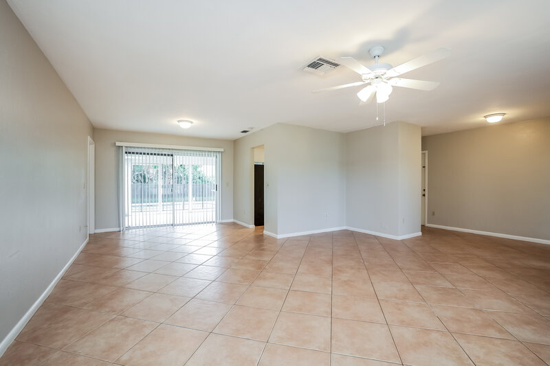 2,355/Mo, 349 Bay Meadows Dr Naples, FL 34113 Living Room View 2