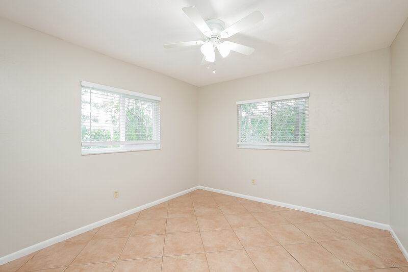 2,355/Mo, 349 Bay Meadows Dr Naples, FL 34113 Bedroom View 2