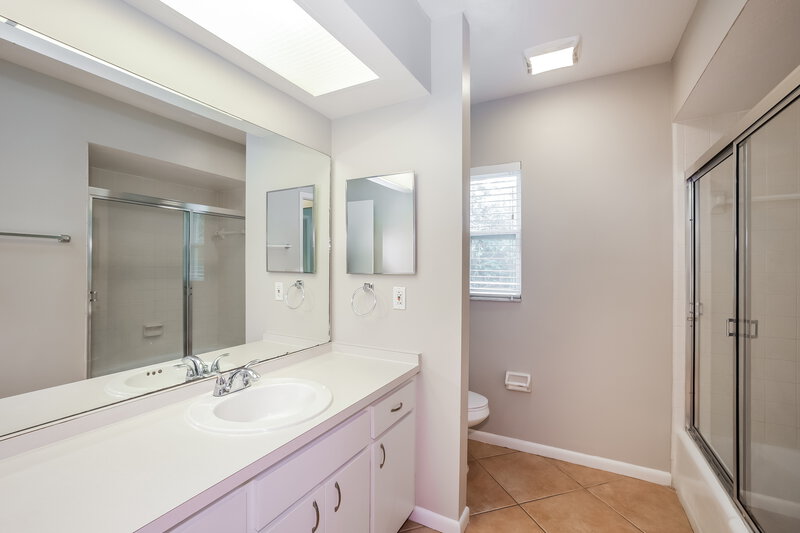 2,355/Mo, 349 Bay Meadows Dr Naples, FL 34113 Bathroom View