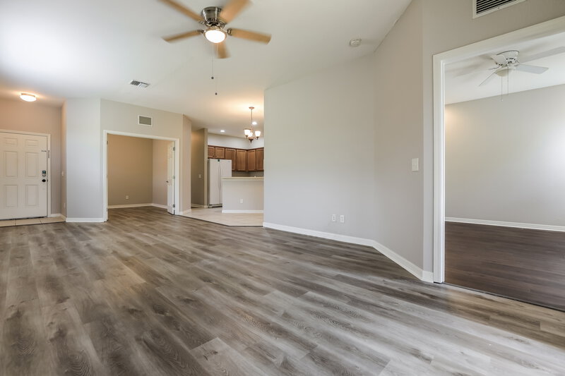 2,285/Mo, 11653 Tempest Harbor Loop Venice, FL 34292 Living Room View 2