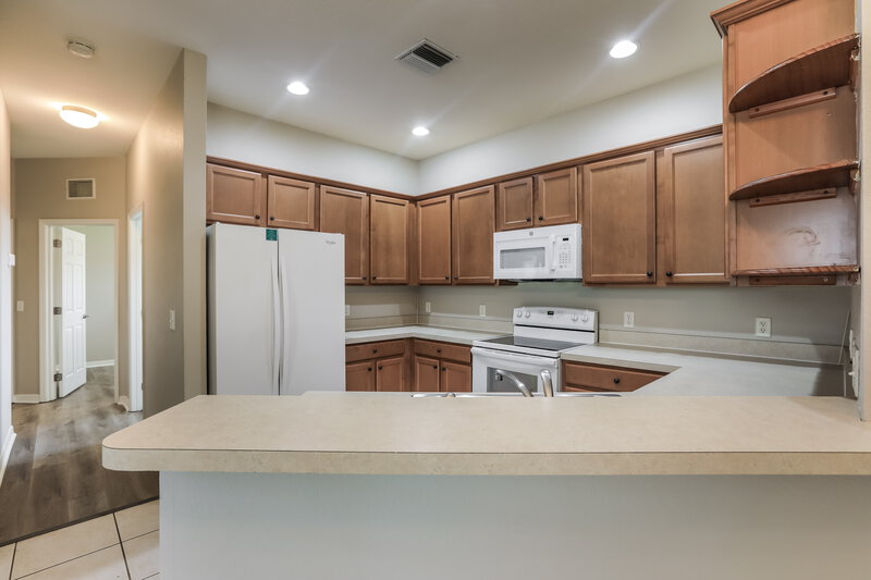 2,285/Mo, 11653 Tempest Harbor Loop Venice, FL 34292 Kitchen View 2