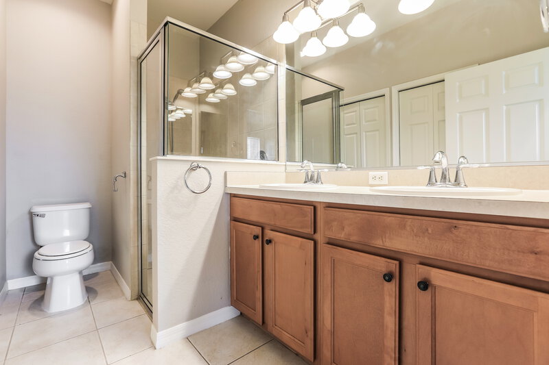 2,285/Mo, 11653 Tempest Harbor Loop Venice, FL 34292 Main Bathroom View