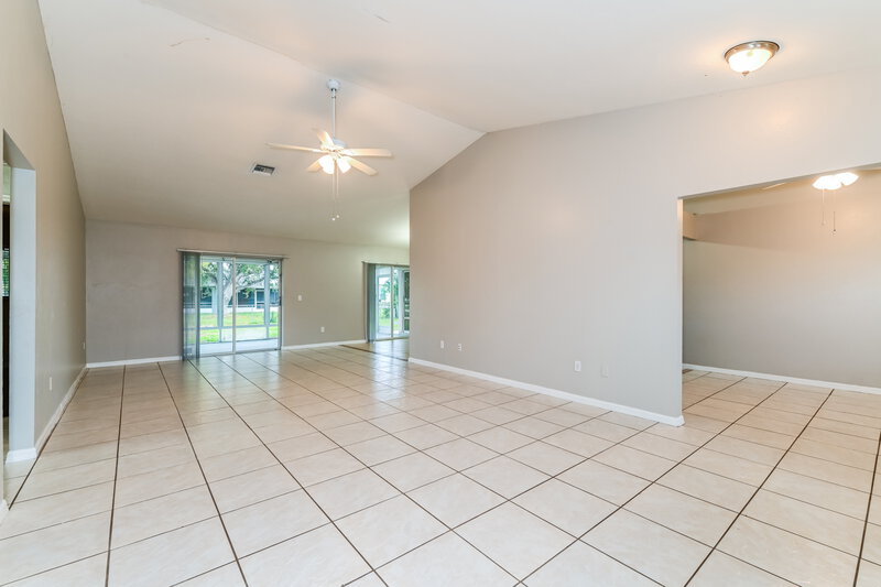 1,920/Mo, 401 SE 18th St Cape Coral, FL 33990 Living Room View