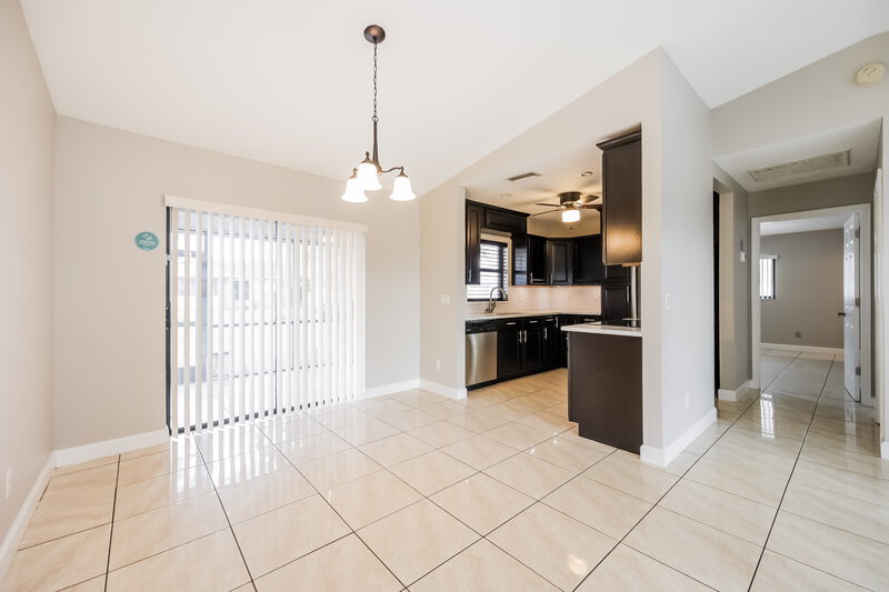 2,910/Mo, 909 SW 9th Ave Cape Coral, FL 33991 Dining Room View