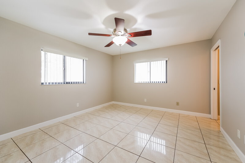 2,910/Mo, 909 SW 9th Ave Cape Coral, FL 33991 Main Bedroom View 2