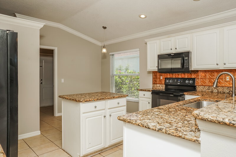 2,395/Mo, 304 Fareham Dr Venice, FL 34293 Kitchen View 2