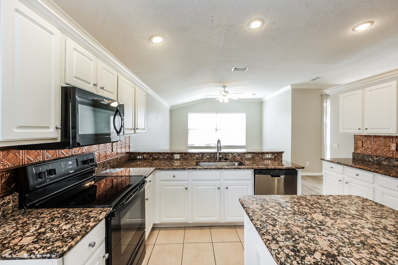 3,980/Mo, 304 Fareham Dr Venice, FL 34293 Kitchen View 2